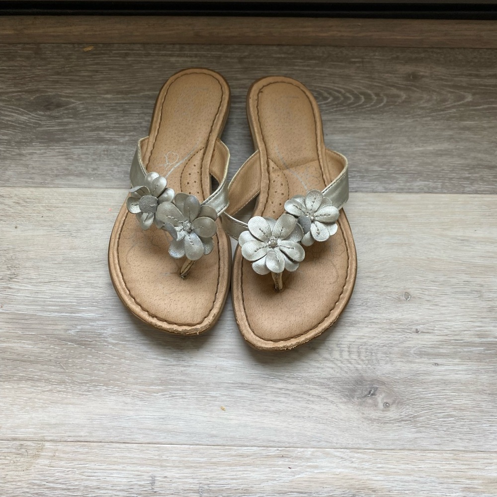 girls boc fancy flip flops!!